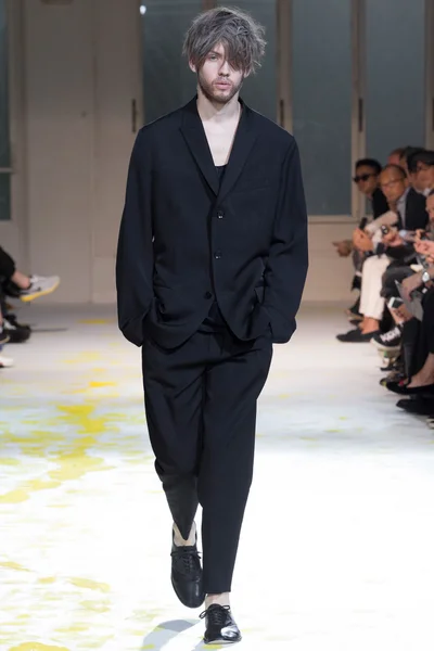 Look 19